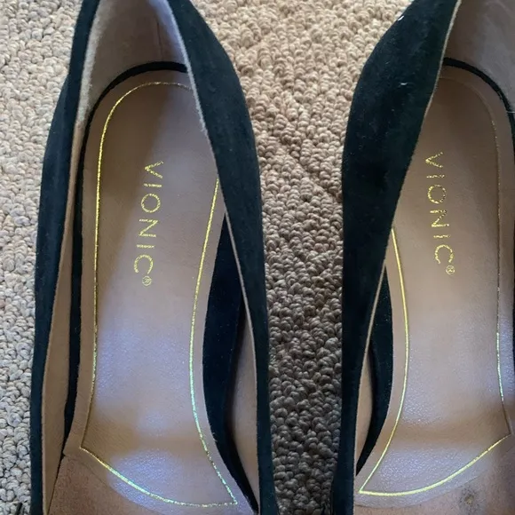 VIONIC KITTEN HEELS SUEDE TORTOISE STRAP SIZE 8 1/2 NEW