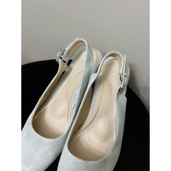 Vionic Plaza Nareen Slingback Block Heels in Light Gray Suede