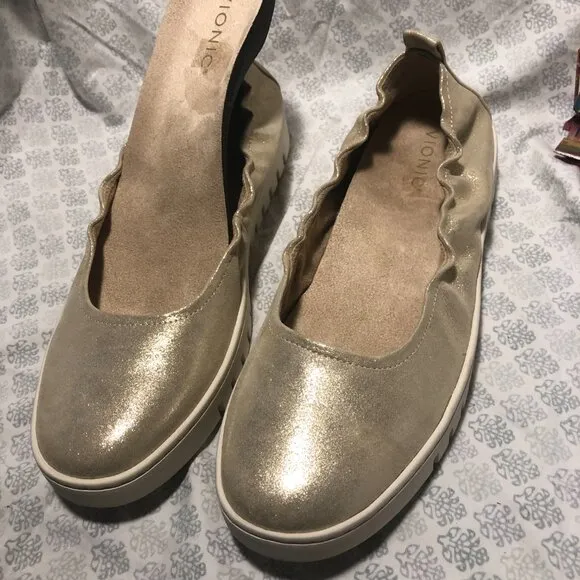 Vionic women Uptown Ballet slip on, shimmery leather, 11Wide