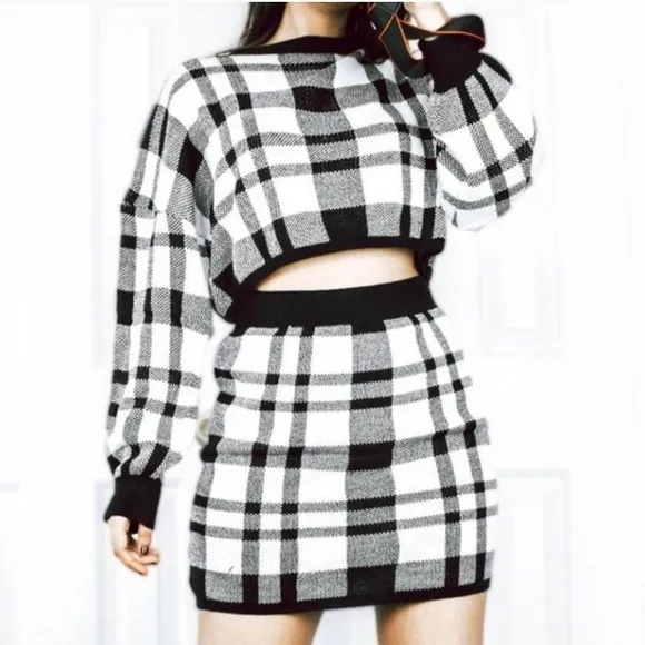 ✨VIRAL TIKTOK WINTER MUST HAVE✨Plaid Crop Top knit Sweater mini skirt Set