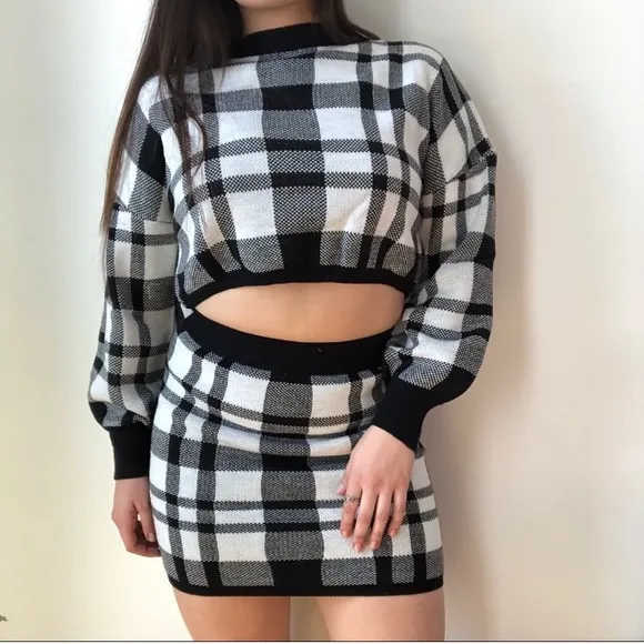 ✨VIRAL TIKTOK WINTER MUST HAVE✨Plaid Crop Top knit Sweater mini skirt Set