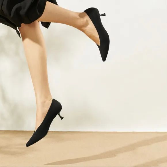 VIVAIA Pointed-Toe Kitten Heels (pre-loved)