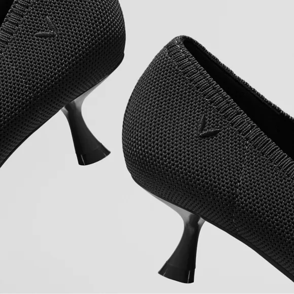 VIVAIA Pointed-Toe Kitten Heels (pre-loved)