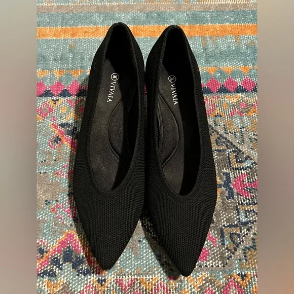 VIVAIA Pointed-Toe Kitten Heels (pre-loved)
