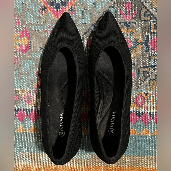 VIVAIA Pointed-Toe Kitten Heels (pre-loved)