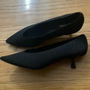 Vivaia Stella 2.0 Pointed-Toe Kitten Hounstooth Knit Heels / Size 9.5 41