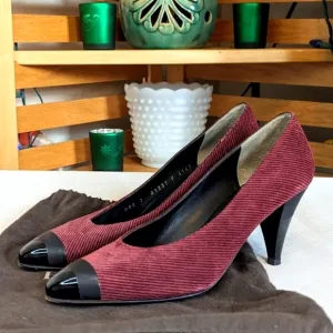 Vntg Bruno Magli Suede kitten heels (with dust bag)