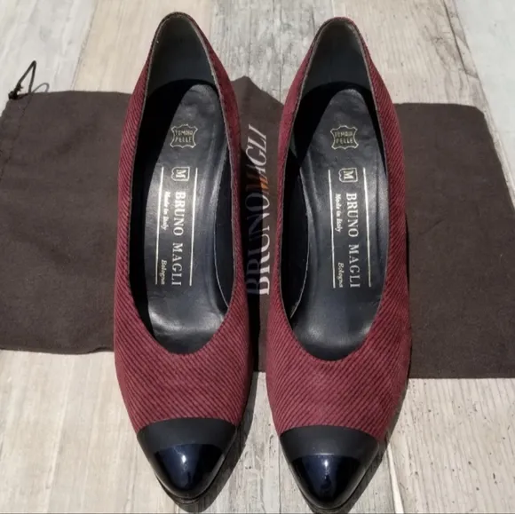 Vntg Bruno Magli Suede kitten heels (with dust bag)