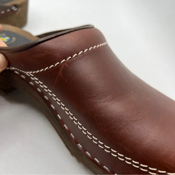 Vollsjo Women's Genuine Leather Wooden Clogs
