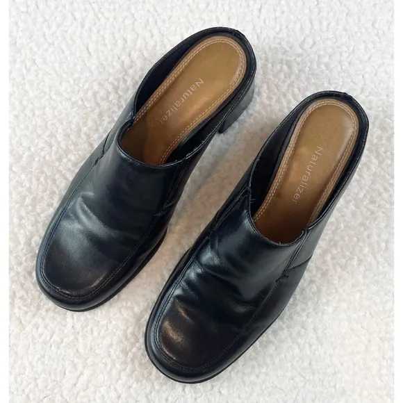 (VTG) NATURALIZER • Classic Black Leather Mules