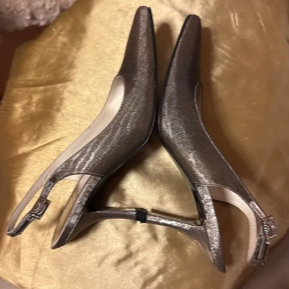 VTG Stuart Weitzman Silver Metallic heels Sz 7.5M