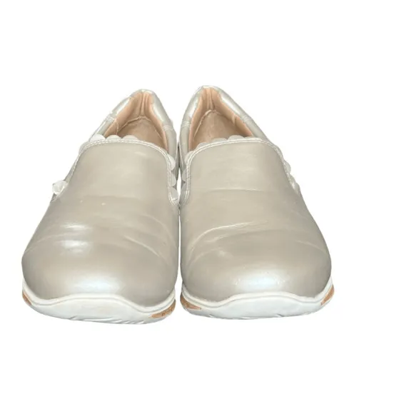 Walking Cradles  Delta Silver Wedge Slip-On Sneaker Size 7.5 Wide