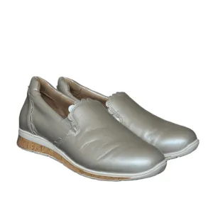 Walking Cradles  Delta Silver Wedge Slip-On Sneaker Size 7.5 Wide