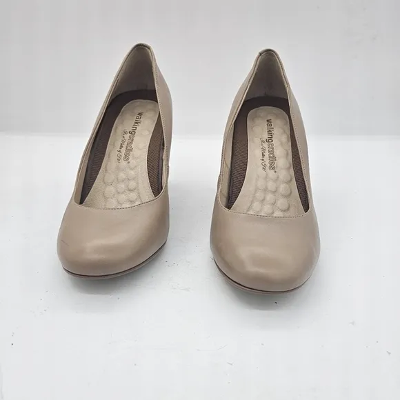 Walking Cradles Mattise Nude Leather Pumps Size 10 Wide