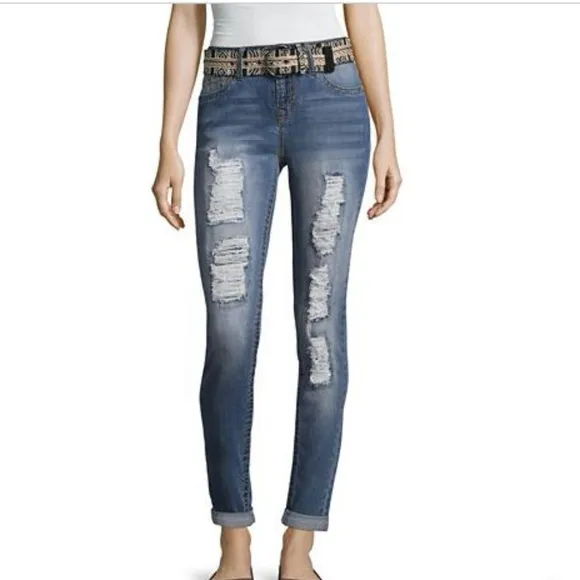 Wallflower Legendary Belt Classic Fit Skinny Jeans