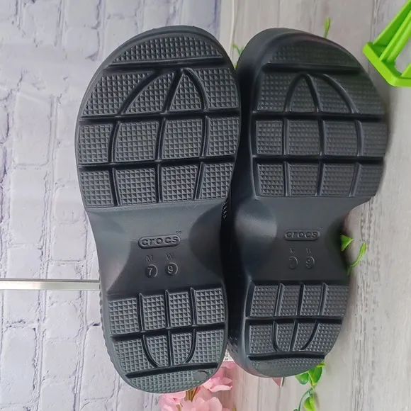 Wednesday Stomp Crocs Clogs NWT