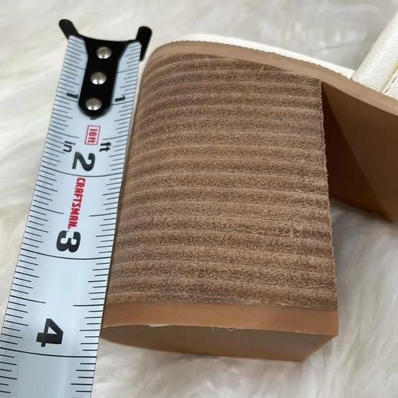 White Mules Chunky block Heel and Textured Leather new in box 8 NWT Slip Ons