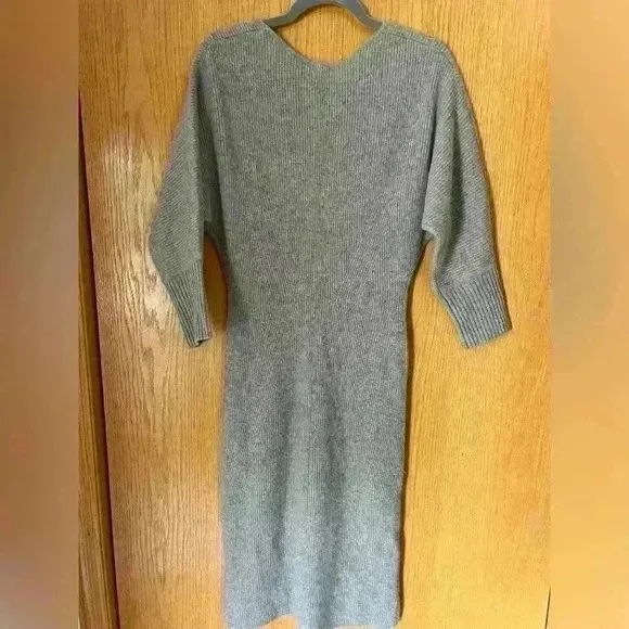White   Warren - Cashmere Ribbed V Neck Dress in Stonewood Heather S