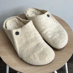 Women's Birkenstock Boston Shearling Clogs Size 42 Cream