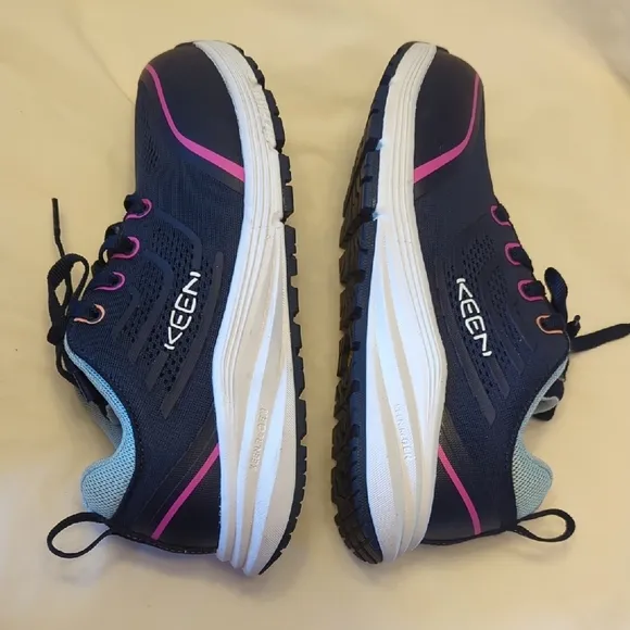 women's Keen UTILITY Navy &amp; Pink🩷💙 Shoe size 7 WIDE   📢LIKE NEW!!!!!!📢