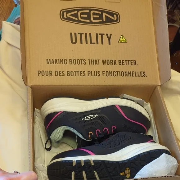 women's Keen UTILITY Navy &amp; Pink🩷💙 Shoe size 7 WIDE   📢LIKE NEW!!!!!!📢