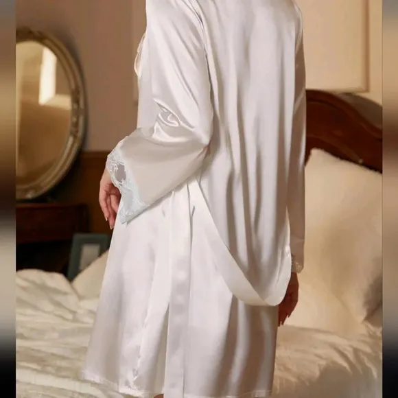 Women's Long Sleeve Contrast Lace Robe And Cami Slip Nightgown