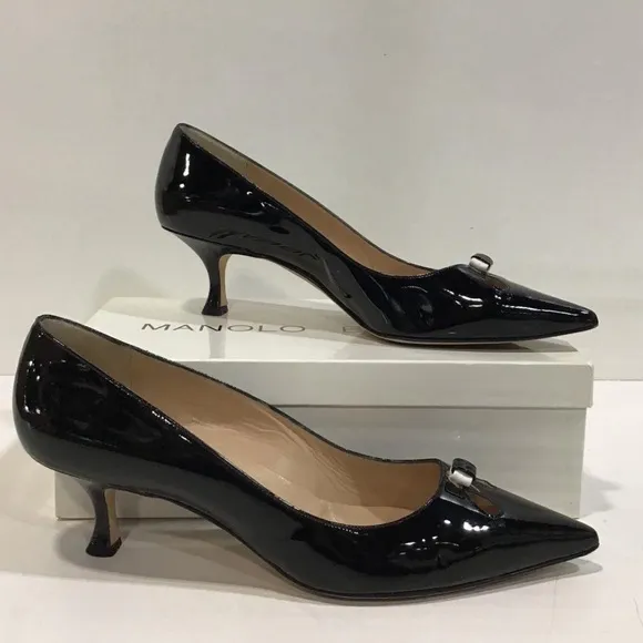 Women’s Manolo Blahnik Zenia Black Patent Leather Kitten Heels Pump Size 40.5