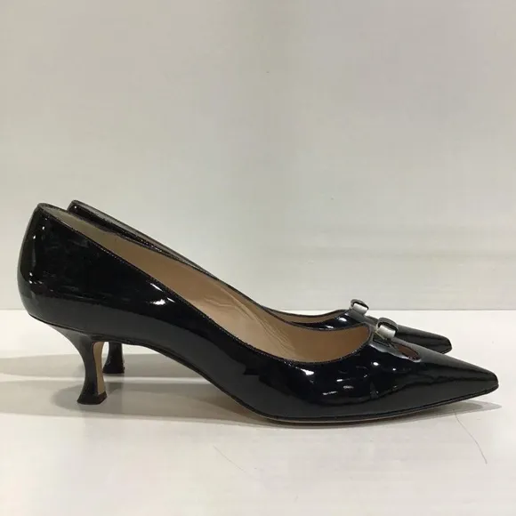 Women’s Manolo Blahnik Zenia Black Patent Leather Kitten Heels Pump Size 40.5