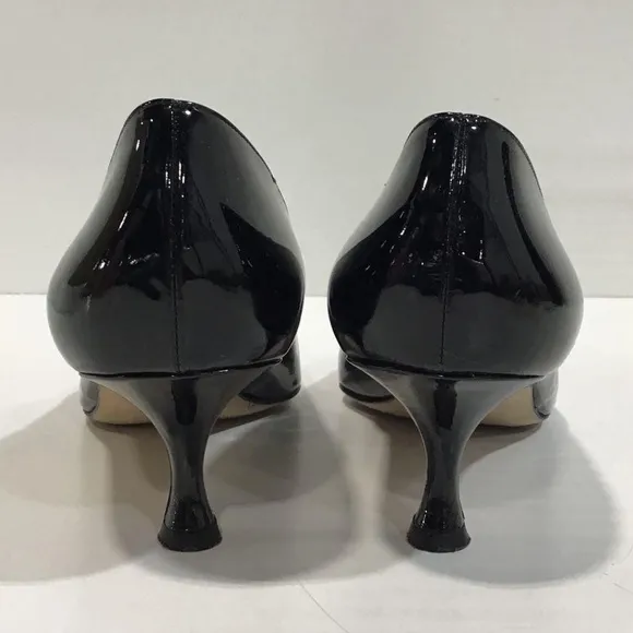 Women’s Manolo Blahnik Zenia Black Patent Leather Kitten Heels Pump Size 40.5