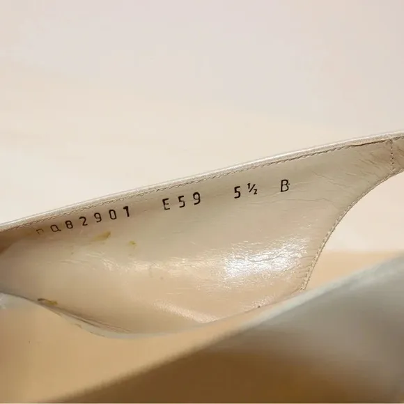 Women’s Salvatore Ferragamo Square Toe Sling Back Sandal Kitten Heels 5 1/2