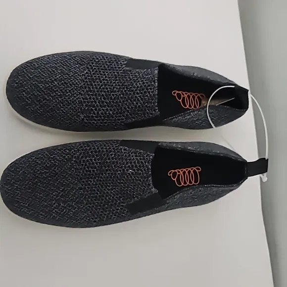 Woolloomooloo Suffolk Merino Wool Slip-On