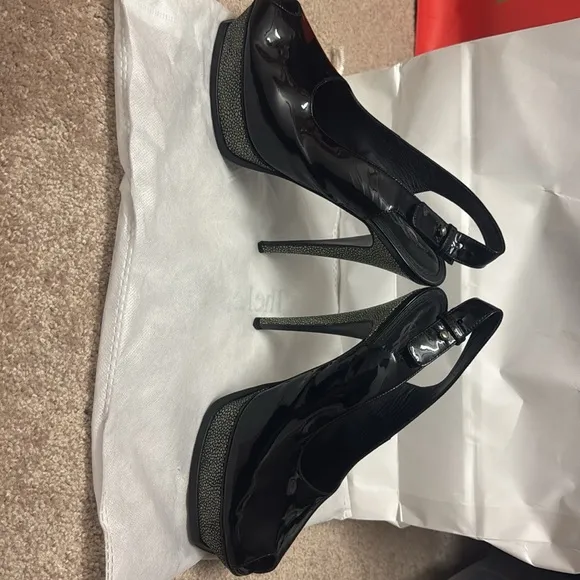 YVES SAINT LAURENT Patent Leather Slingback Pumps Size: IT 39