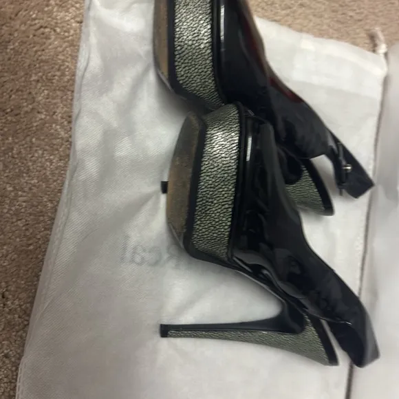 YVES SAINT LAURENT Patent Leather Slingback Pumps Size: IT 39