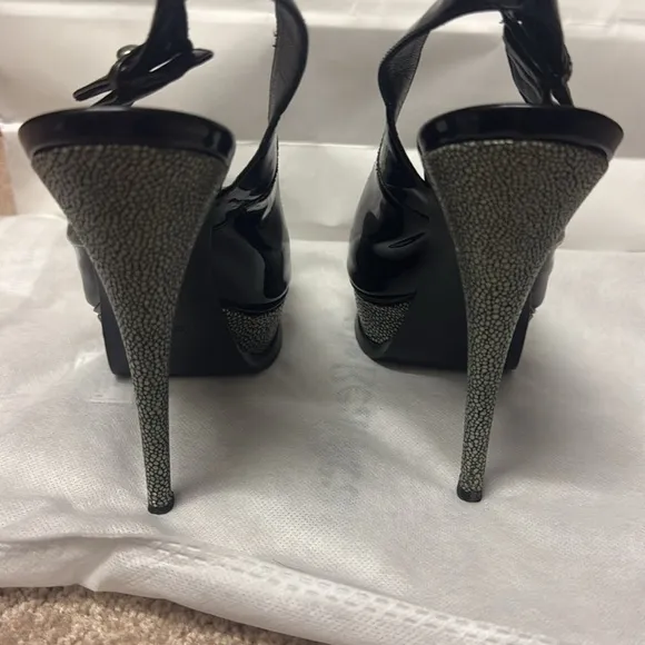 YVES SAINT LAURENT Patent Leather Slingback Pumps Size: IT 39