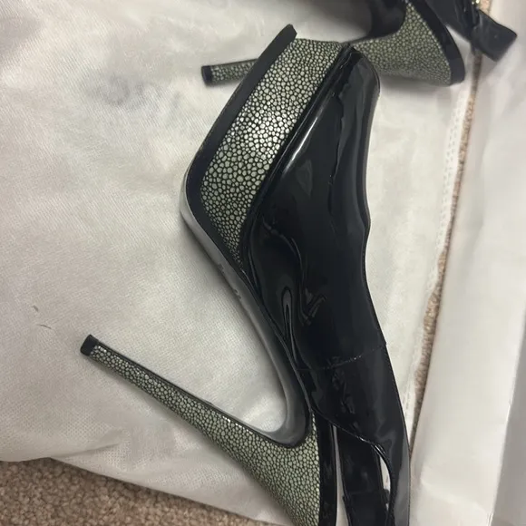 YVES SAINT LAURENT Patent Leather Slingback Pumps Size: IT 39