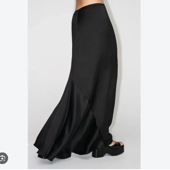 Zara Long Satin Effect Slip Maxi Skirt NWT Black Size Small
