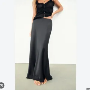 Zara Long Satin Effect Slip Maxi Skirt NWT Black Size Small