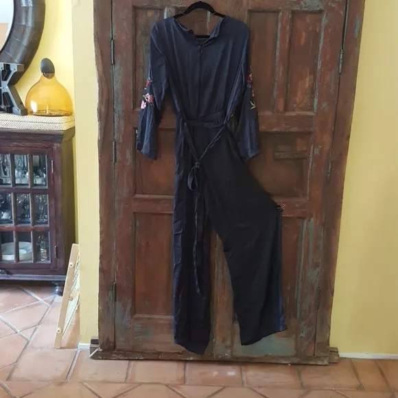 Zara NWT. (Ea)  $60 flash