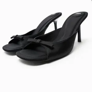 ☆Zara Women’s Black Bow Kitten Heels☆